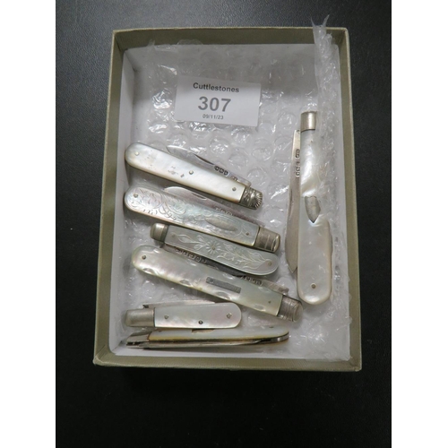 307 - SEVEN VARIOUS HALLMARKED SILVER BLADED FRUIT KNIVES WITH MOTHER OF PEARL HANDLES