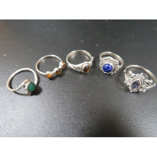 333 - A COLLECTION OF FOUR 925 SILVER GEMSTONE DRESS RINGS TO INC AMETHYST, GARNET, MOONSTONE ETC