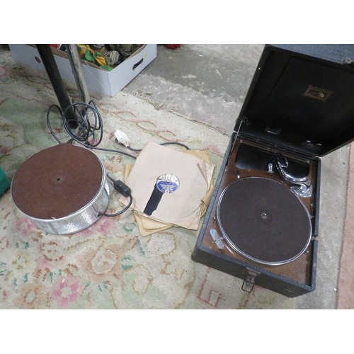 116 - A VINTAGE PORTABLE WIND UP HMV GRAMOPHONE TOGETHER WITH GLITTER TURNTABLE AND 78 RECORDS