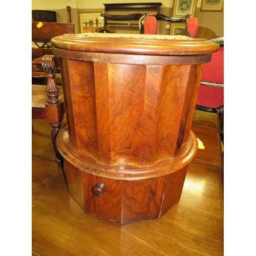 836 - AN ANTIQUE MAHOGANY COMMODE AND A CHILDS CHAIR