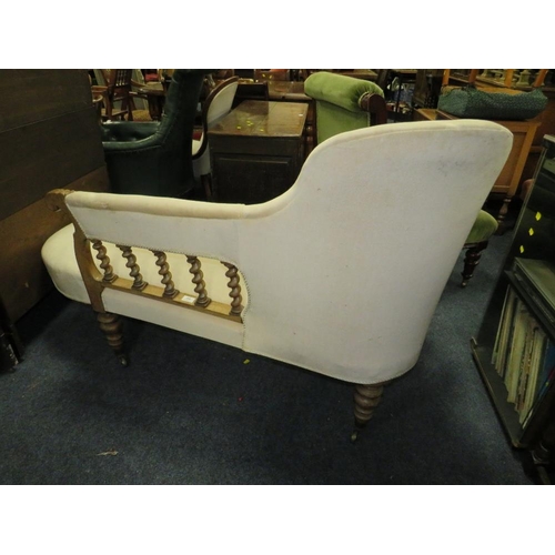 840 - AN ANTIQUE MAHOGANY OPEN SHAPED CHAISE LONGUE