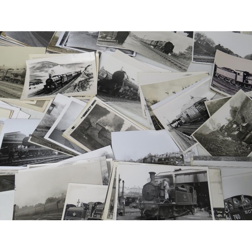 137 - A SMALL TRAY OF 20TH CENTURY RAILWAY AND STEAM LOCOMOTIVE PHOTOGRAPHS, average 9 x 14 cm