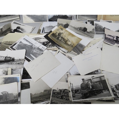 137 - A SMALL TRAY OF 20TH CENTURY RAILWAY AND STEAM LOCOMOTIVE PHOTOGRAPHS, average 9 x 14 cm