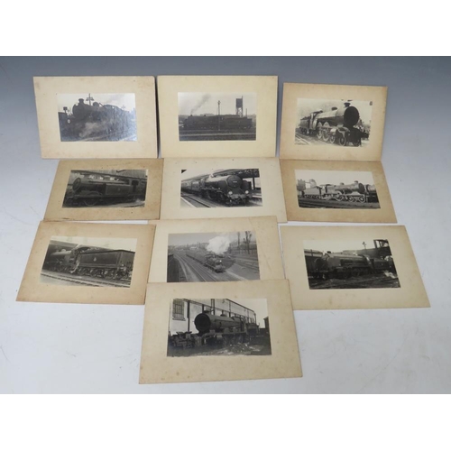 137 - A SMALL TRAY OF 20TH CENTURY RAILWAY AND STEAM LOCOMOTIVE PHOTOGRAPHS, average 9 x 14 cm