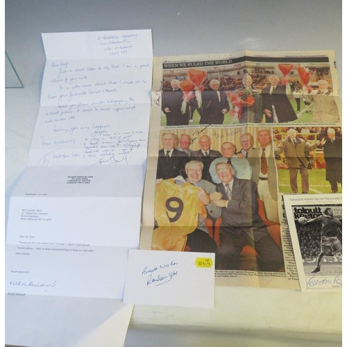 150 - A TRAY OF AUTOGRAPHS AND PHOTOGRAPHS, LETTERS, CARD AND PAPER OF FOOTBALL AND CRICKET STARS, to incl... 