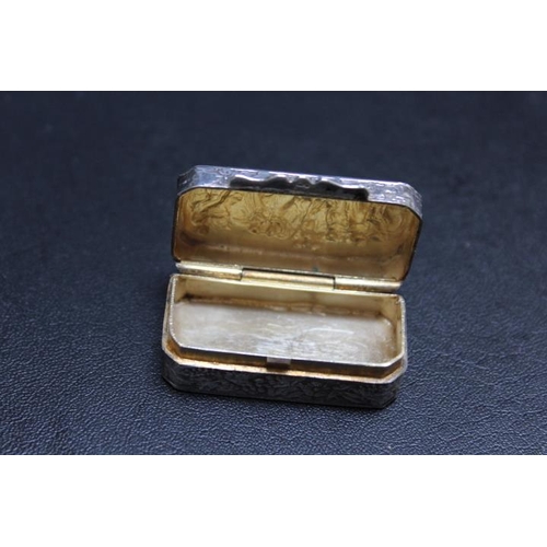 234 - A MODERN CONTINENTAL STYLE SILVER PILL BOX, with import hallmarks, decorated with typical neoclassic... 