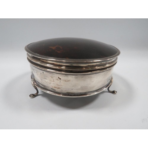 236 - A HALLMARKED SILVER AND TORTOISESHELL CIRCULAR JEWELLERY BOX BY HORTON & ALLDAY - BIRMINGHAM 1919, D... 