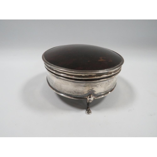 236 - A HALLMARKED SILVER AND TORTOISESHELL CIRCULAR JEWELLERY BOX BY HORTON & ALLDAY - BIRMINGHAM 1919, D... 