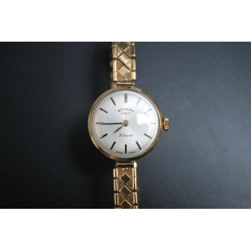 343 - A LADIES 9 CARAT GOLD ROTARY WRIST WATCH, on expandable steel bracelet, Dia 2 cm Condition Report:wo... 