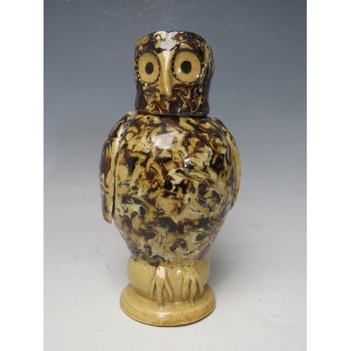 730 - A STUDIO POTTERY SLIPWARE OWL JUG AND COVER BY CAROLE GLOVER, signature to base, overall H 18 cm