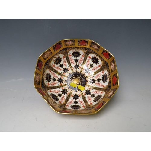 737 - A ROYAL CROWN DERBY OLD IMARI PATTERN OCTAGONAL BOWL, pattern no. 1128, Dia. 24.5 cm A/FCondition Re... 