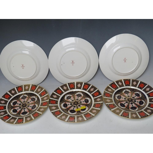 748 - SIX ROYAL CROWN DERBY IMARI PATTERN PLATES, pattern no. 1128, Dia 17 cm