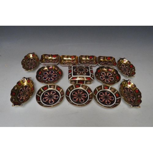 756 - A COLLECTION OF TWELVE ROYAL CROWN DERBY IMARI PATTERN PIN DISHES, together with another pin dish ha... 