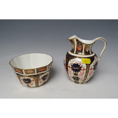 761 - A ROYAL CROWN DERBY IMARI PATTERN MILK JUG AND SUGAR BOWL, JUG h 14 CM, SUGAR BOWL h 7 CM