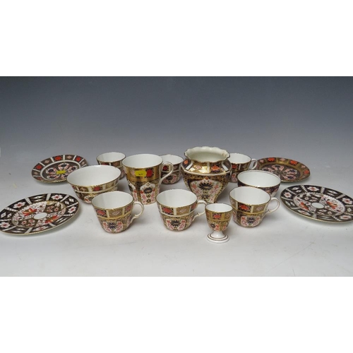 770 - FIFTEEN ROYAL CROWN DERBY ITEMS, to include five matching cups plus another - H 6.5 cm, one coffee c... 