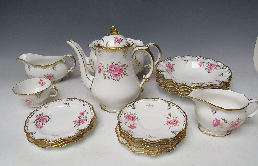 A ROYAL CROWN DERBY 'PINXTON ROSE' PATTERN PART DINNER SET