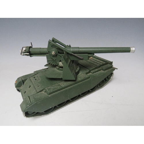 885 - A BRITAINS MILITARY SELF PROPELLED 155 m. m. GUN, boxed