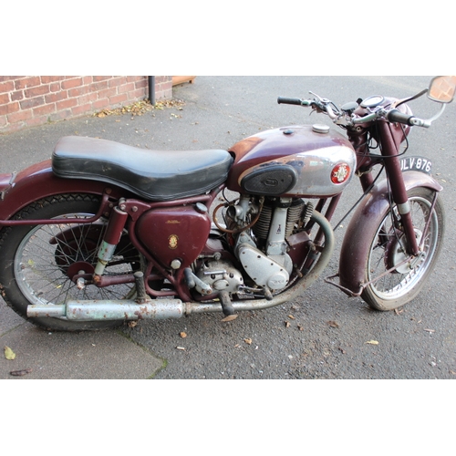 965 - A 1956 BSA B33 MOTORCYCLE IN MAROON PAINTWORK, with chrome side tank,, 500cc engine with Amal carbur... 