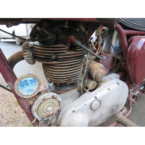 965 - A 1956 BSA B33 MOTORCYCLE IN MAROON PAINTWORK, with chrome side tank,, 500cc engine with Amal carbur... 