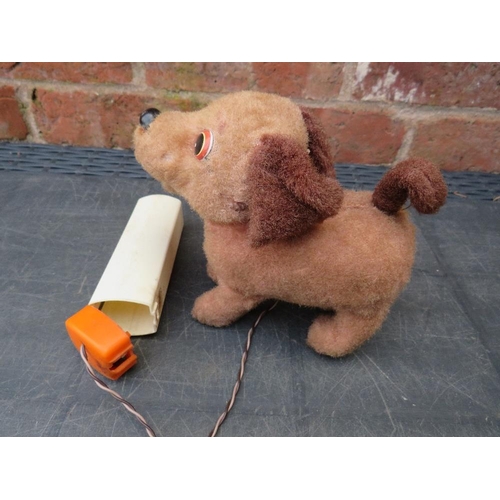 119 - A VINTAGE PEDIGREE HUMPBACK TEDDY BEAR -  H 54 cm, TOGETHER WITH A WARNER BROS 1970S POSEABLE BUGS B... 