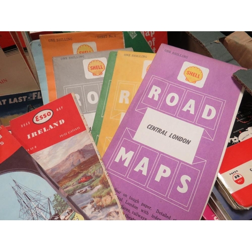 121 - A COLLECTION OF VINTAGE AND MODERN MAPS, ORDINANCE SURVEY MAPS, PLUS SOME VINTAGE SHELL, ESSO AND MI... 