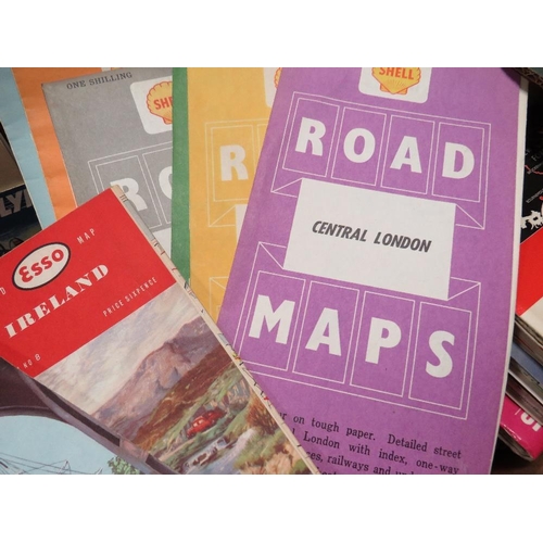 121 - A COLLECTION OF VINTAGE AND MODERN MAPS, ORDINANCE SURVEY MAPS, PLUS SOME VINTAGE SHELL, ESSO AND MI... 