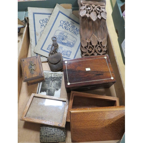 125 - A TRAY OF ASSORTED TREEN ETC