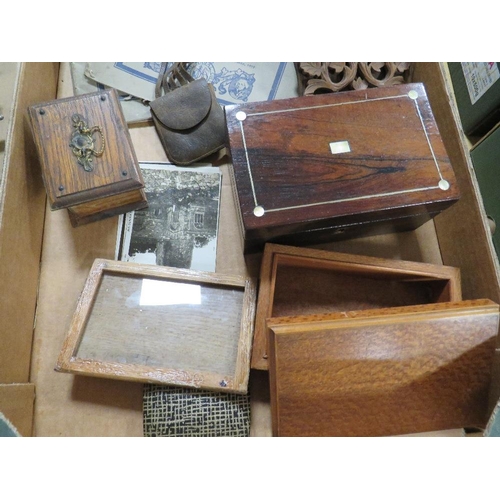 125 - A TRAY OF ASSORTED TREEN ETC