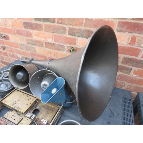 126 - A TRAY OF EXTERNAL HORN SPEAKERS, A PYE TRANSMITTER PLUS A LARGE EXTERNAL HORN SPEAKER