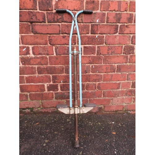 130 - A VINTAGE RALEIGH SCOOTER PLUS A VINTAGE POGO STICK (2)