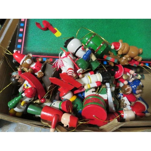 154 - A SELECTION OF TOYS AND CHRISTMAS DECORATIONS