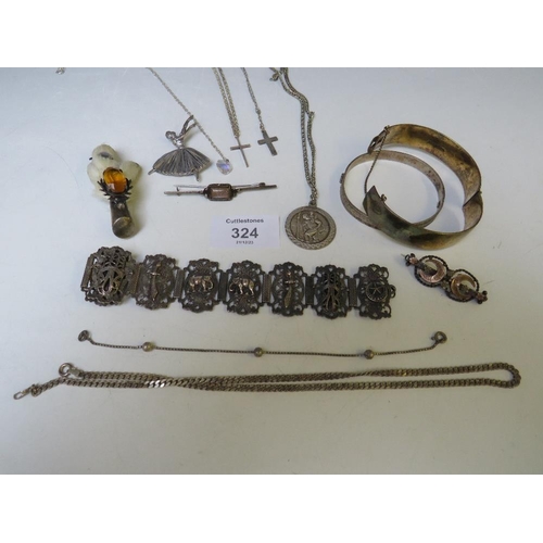 324 - A QUANTITY OF SILVER AND WHITE METAL JEWELLERY TO INCLUDE BRACELETS, BROOCHES, CHAINS ETC (20)