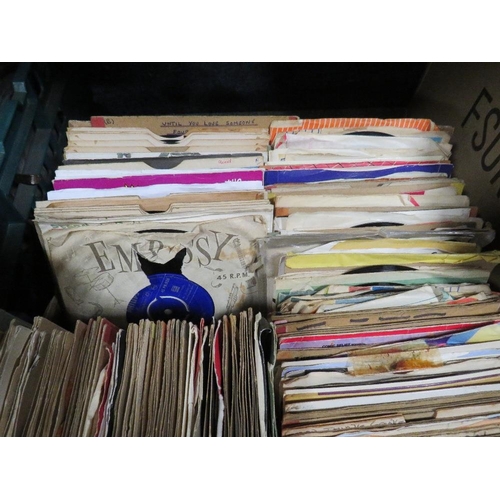 178 - APPROXIMATELY 300 SINGLE RECORDS MAINLY FORM THE 60s, 70s, 80s AND 90s