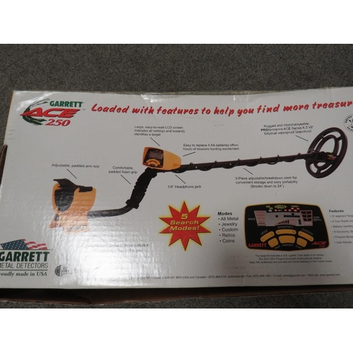 297 - A GARRETT ACE 250 METAL DETECTOR (UNCHECKED)