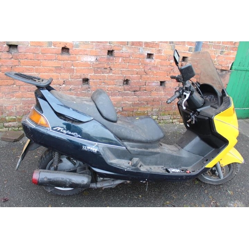 609 - A YAMAHA MAJESTY MOPED - X551 HCT