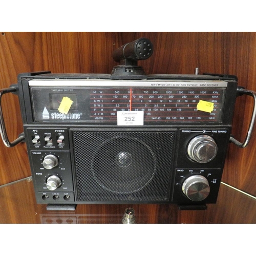 252 - A VINTAGE STEEPLETONE MULTI BAND RECEIVER RADIO