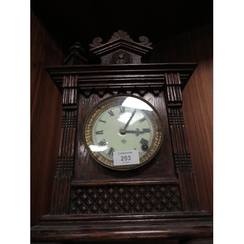 253 - A VINTAGE MANTLE CLOCK A/F