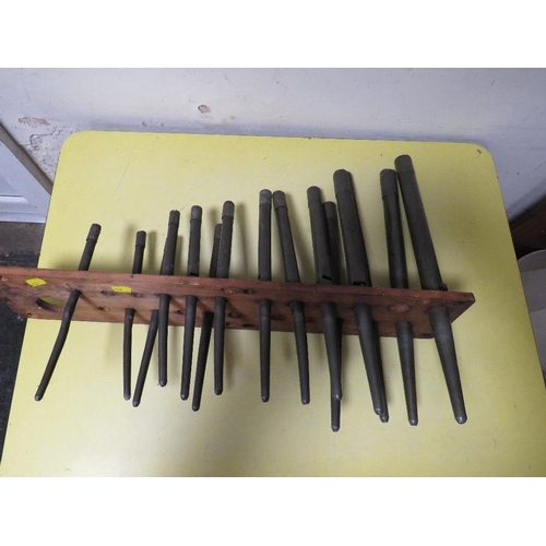 257 - A UNUSUAL SET OF GRADUATING MUSICAL PIPES IN A HOLDER