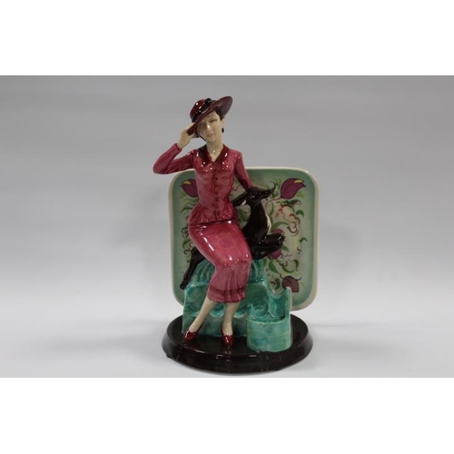 537 - A KEVIN FRANCIS CERAMIC FIGURINE OF SUSIE COOPER