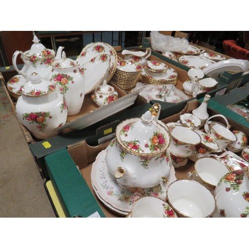 116 - FOUR TRAYS OF ROYAL ALBERT OLD COUNTRY ROSES TO INCLUDE TEA/DINNER WARE, VASES , TUREEN, JUGS, ETC