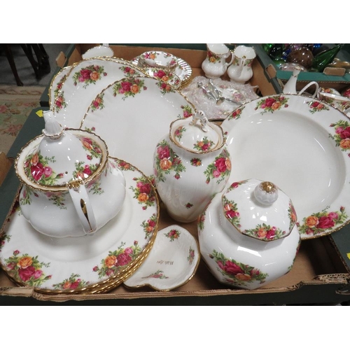 116 - FOUR TRAYS OF ROYAL ALBERT OLD COUNTRY ROSES TO INCLUDE TEA/DINNER WARE, VASES , TUREEN, JUGS, ETC