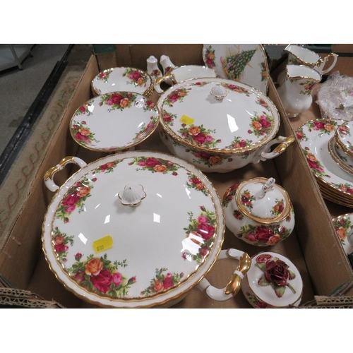 116 - FOUR TRAYS OF ROYAL ALBERT OLD COUNTRY ROSES TO INCLUDE TEA/DINNER WARE, VASES , TUREEN, JUGS, ETC