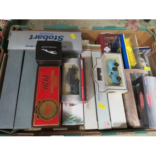 129 - TWO TRAYS OF ASSORTED BOXED/UNBOXED TOY MODEL CARS ETC TO INCLUDE CORGI, EDDIE STOBART, ETC