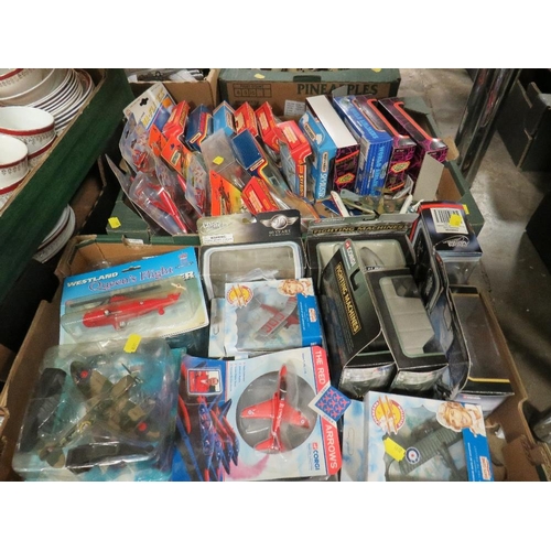 131 - TWO TRAYS OF ASSORTED BOXED AND CARDED MODEL AIRPLANES TO INCLUDE , CORGI, MATCHBOX AND DAYS GONE BY... 