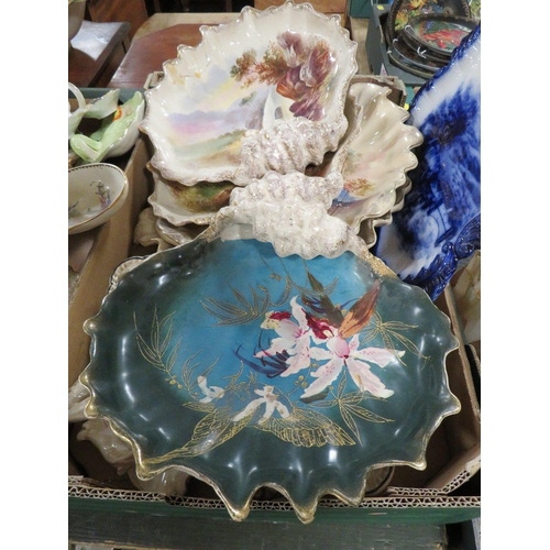 153 - TWO TRAYS OF ASSORTED CERAMICS TO INCLUDE HAND PAINTED EXAMPLES