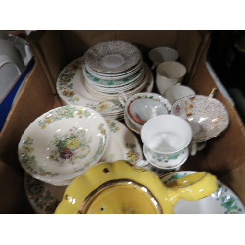 162 - A LARGE QUANTITY OF ASSORTED VINTAGE CERAMICS IN SIX ASSORTED SIZE TRAYS