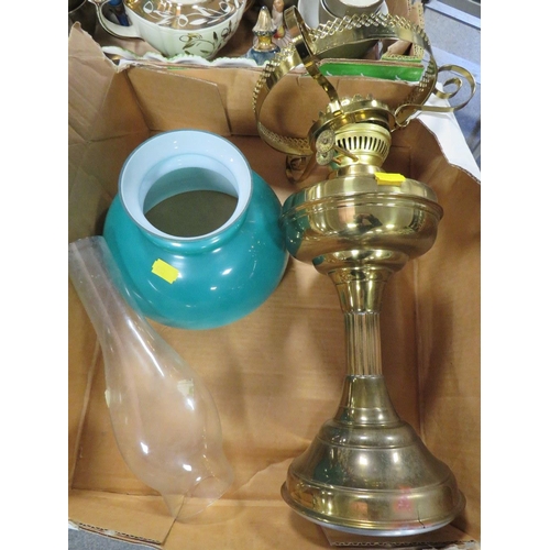 170 - TWO TRAYS OF ASSORTED COLLECTABLE'S TO INCLUDE ART DECO STYLE TEAPOTS TOGETHER WITH AN OIL LAMP