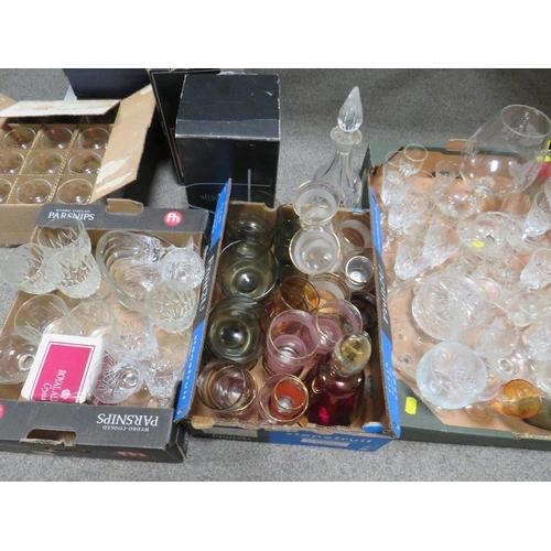 173 - TWO TRAYS OF ASSORTED GLASSWARE TO INCLUDE BOXED CRYSTAL EXAMPLES