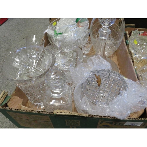 196 - THREE TRAYS OF ASSORTED GLASS WARE TO INCLUDE DECANTERS , VASES AND CUT GLASS DRINKING GLASSES