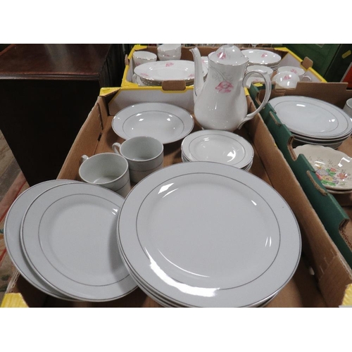 92 - THREE TRAYS OF ASSORTED CERAMICS TO INCLUDE VINERS, DUCHESS ETC